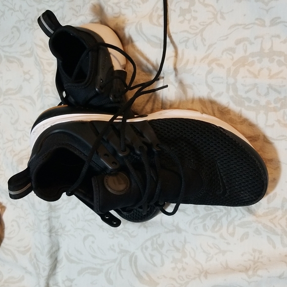 Nike - Picture 4 of 4